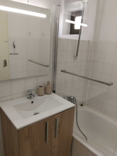 Bathroom 5, JR Santa Luzia, Alcoutim