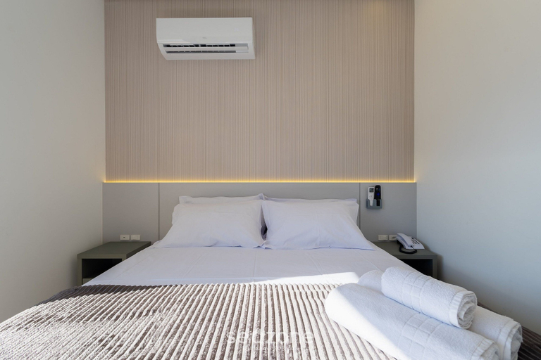 Room 5, Apartments in a Building With a Pool, 180m From the Beach in Bombinhas - Sfrs, Bombinhas