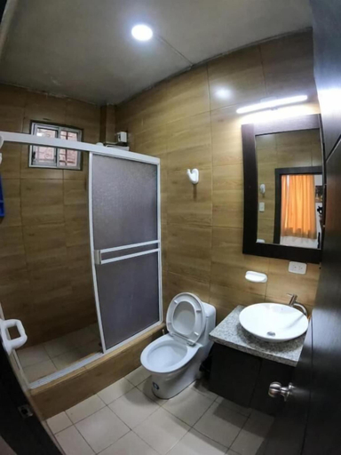 Bathroom 4, Hostal El Naufrago, Manta