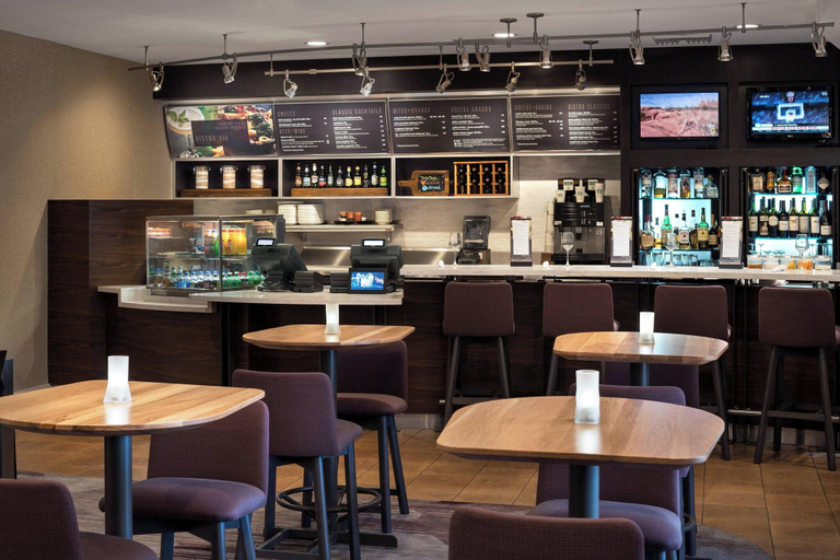 Food & Drinks 5, Courtyard Milpitas Silicon Valley, Santa Clara