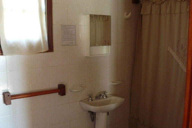 Bathroom, Cabañas BahÃa Marina, Lago Argentino