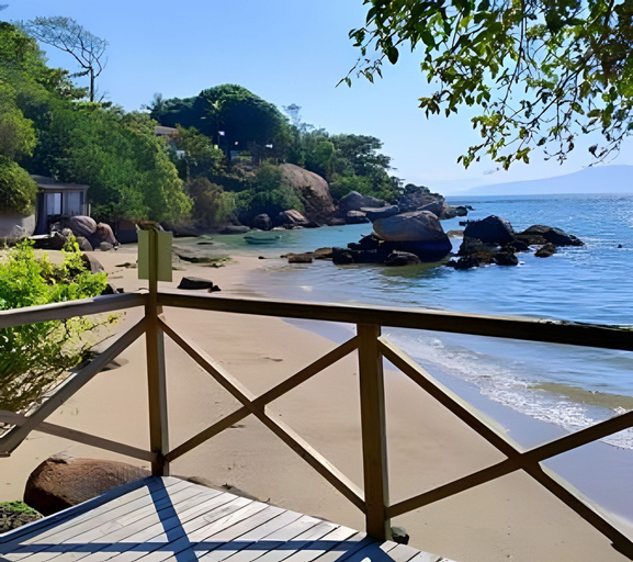 Property grounds 3, Vista incrível do mar e acesso exclusivo à praia, Governador Celso Ramos