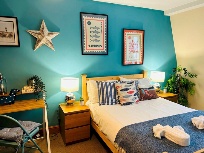 Room 5, Pebble Mews House - Sleeps 6 to 8 Guests, Brighton and Hove