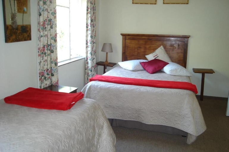 Bedroom 3, Taunton House B&B, Dorset