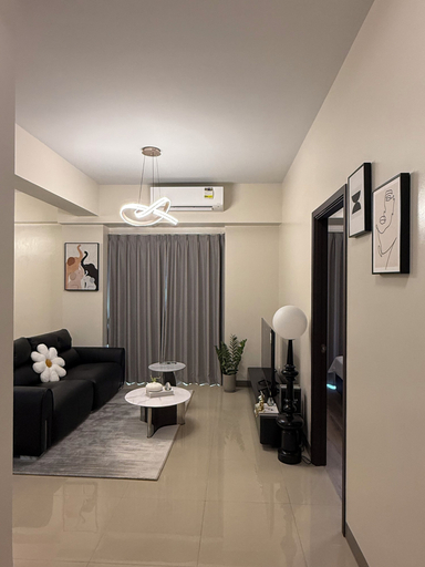 Living area 3, Seaview PoolView Retreat Next Okada NAIA, Parañaque