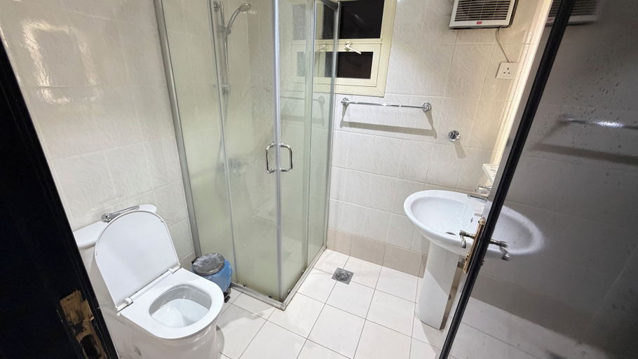 Bathroom 5, Saroor Taiba Golden Hotel, Al Madinah Al Munawwarah
