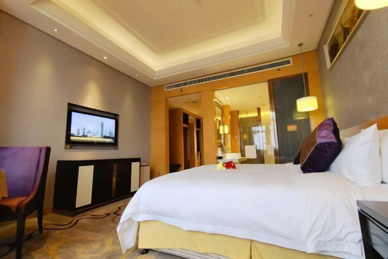 Bedroom 2, Firth Jinling Grand Hotel, Zhenjiang