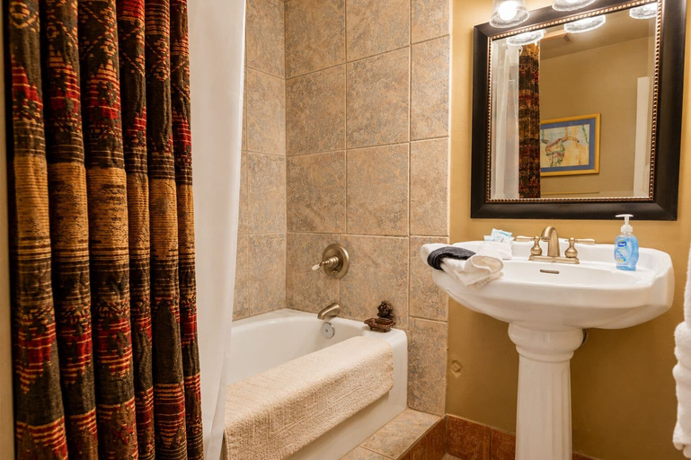 Bathroom 3, Antelope Retreat, San Bernardino