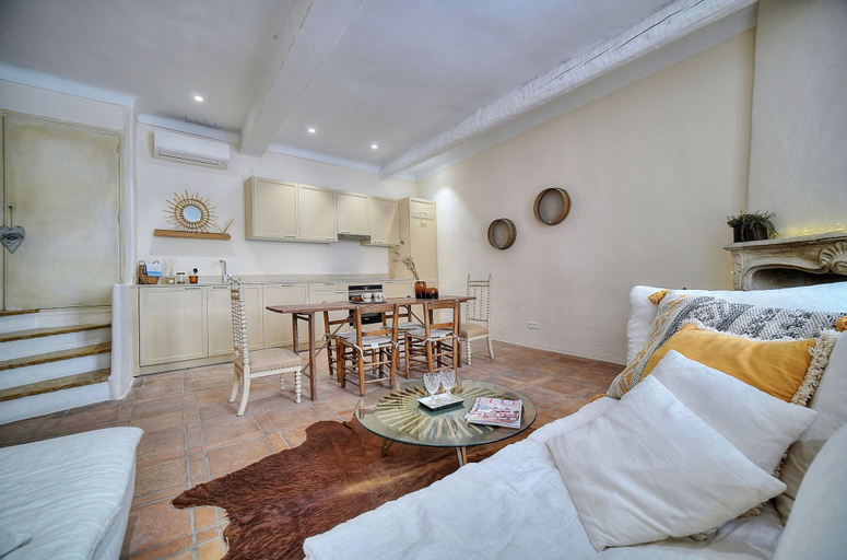 Room 2, Maison 100m2-3 Chambres-2sdb-balcon-suquet A3b113, Alpes-Maritimes