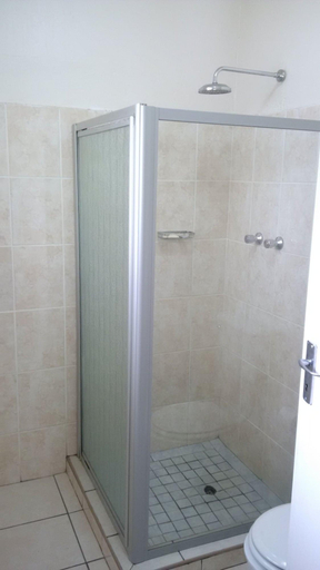 Bathroom, Hillside Manor, Bulawayo
