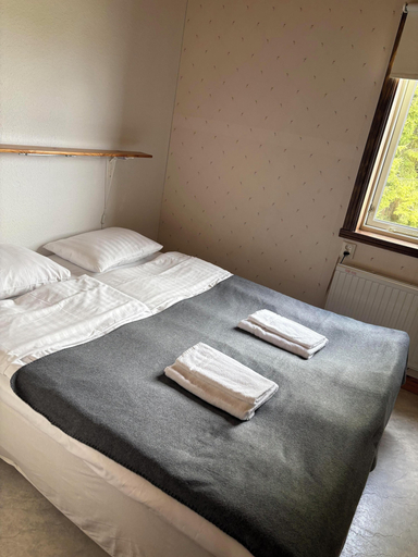 Room 2, Lovers Nest, Hagfors