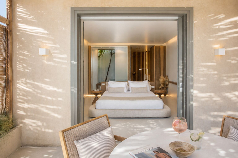 Bedroom 4, Avgoustos Suites - Adults only, South Aegean