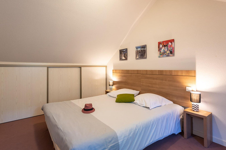 Room 3, 3-guest Apartment With Terrace in Saumur, Maine-et-Loire