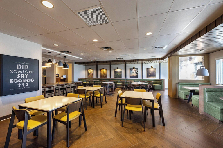 Food & Drinks 5, Fairfield Inn & Suites by Marriott Phoenix West/To, Maricopa
