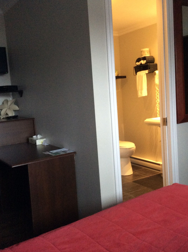 Bedroom 3, Miami Motel, Francheville