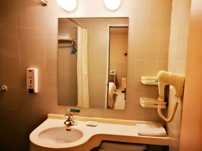 Bathroom 3, Jinjiang Inn Changchun Xi An Avenue Branch, Changchun