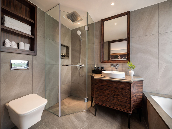 Bathroom 4, La SEN of the Bay Cruises, Hạ Long