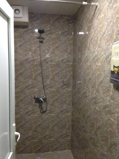 Bathroom 4, Hostel Portal, Tbilisi