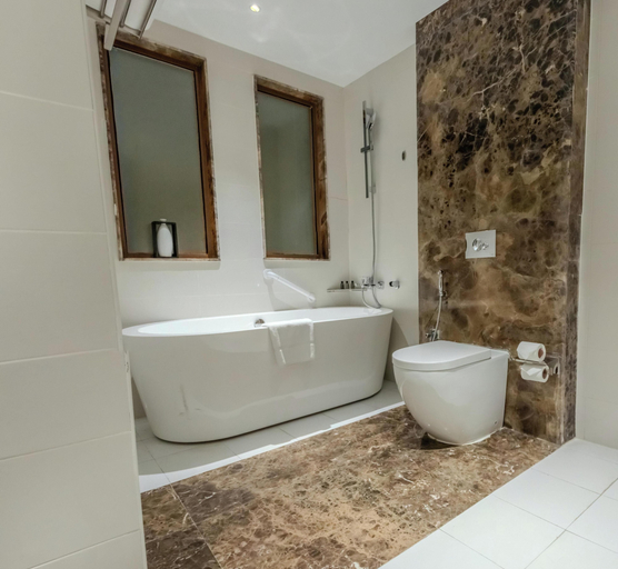 Bathroom 5, La Zona Continental Hotel, Dubai