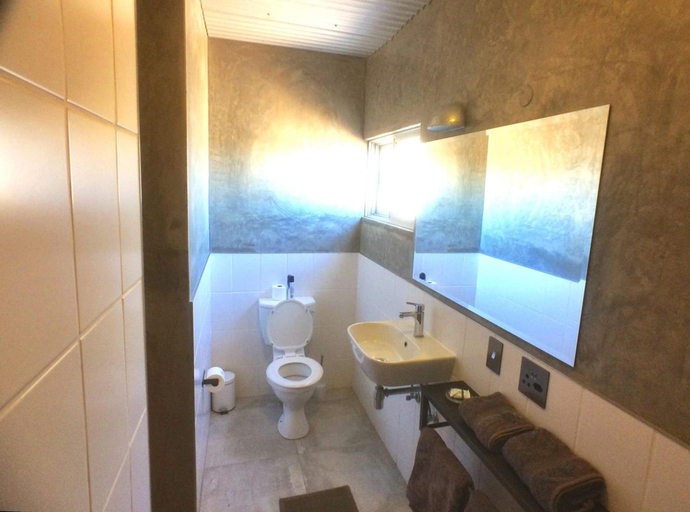 Bathroom 3, Solitaire Lodge, Windhoek Rural