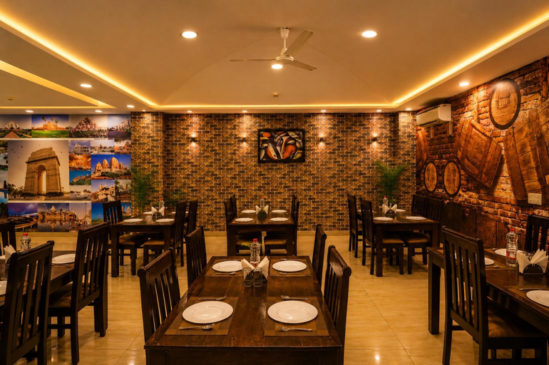 Food & Drinks 5, D'CAPITOL PREMIUM- with Airport Pickup or Drop, Delhi