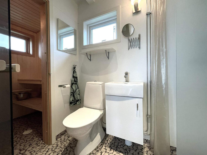 Bathroom 3, person holiday home in LOTTORP-By Traum, Borgholm