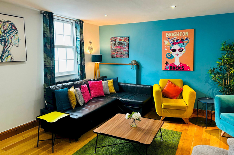 Room 3, Pebble Mews House - Sleeps 6 to 8 Guests, Brighton and Hove