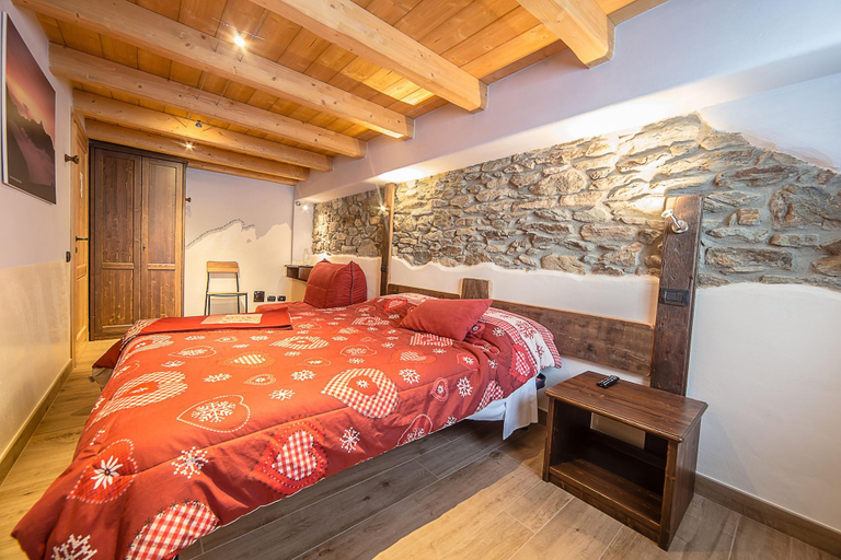 Bedroom 3, Alpe Rebelle, Aosta