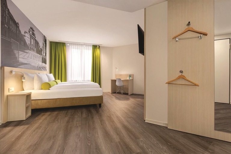 Bedroom 3, Super 8 by Wyndham Chemnitz, Chemnitz