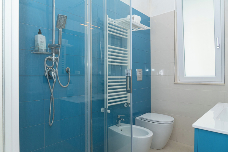 Bathroom 4, Via Niccolò Tommaseo 4 - Appartamento 3, Napoli