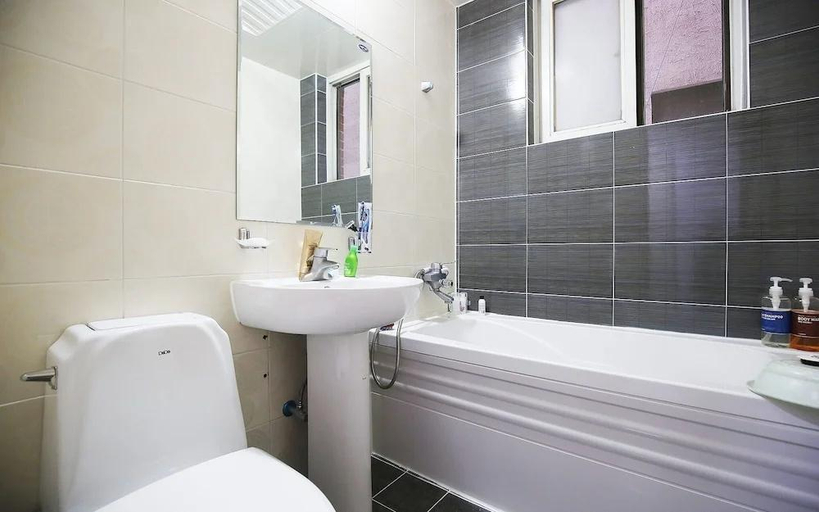 Bathroom, Cheonan A, Cheonan