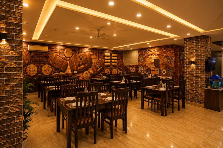 Food & Drinks 4, D'CAPITOL PREMIUM- with Airport Pickup or Drop, Delhi