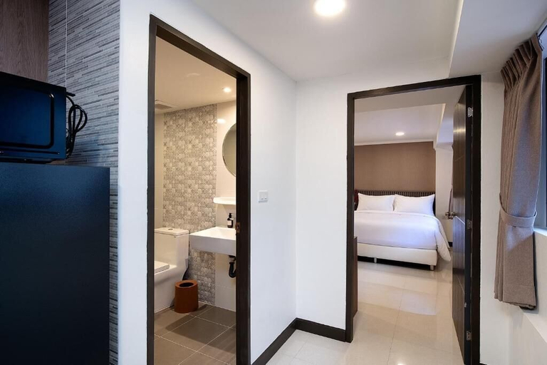 Room 4, KAIM Ekkamai, Wattana