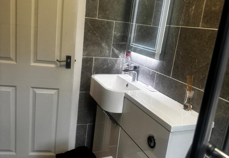 Bathroom 3, Sleeps2-studio-nearsolihull-freeparking, Solihull