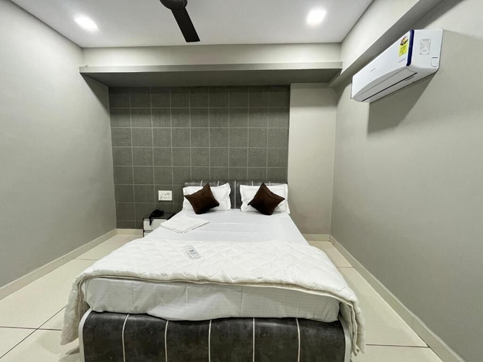 Bedroom 3, HOTEL FIONA, Tapi