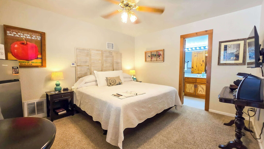 Primary image, Lavender - Gruene Cottages, Comal
