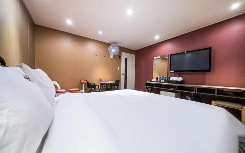 Bedroom 4, Deokcheon Coco, Buk
