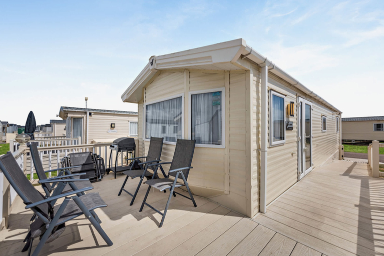 Room 4, Host Stay - Meadow View, East Sussex