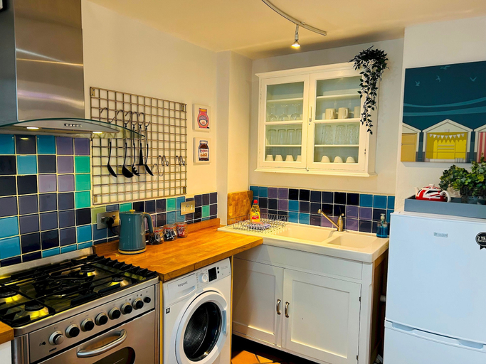 Room 4, Pebble Mews House - Sleeps 6 to 8 Guests, Brighton and Hove