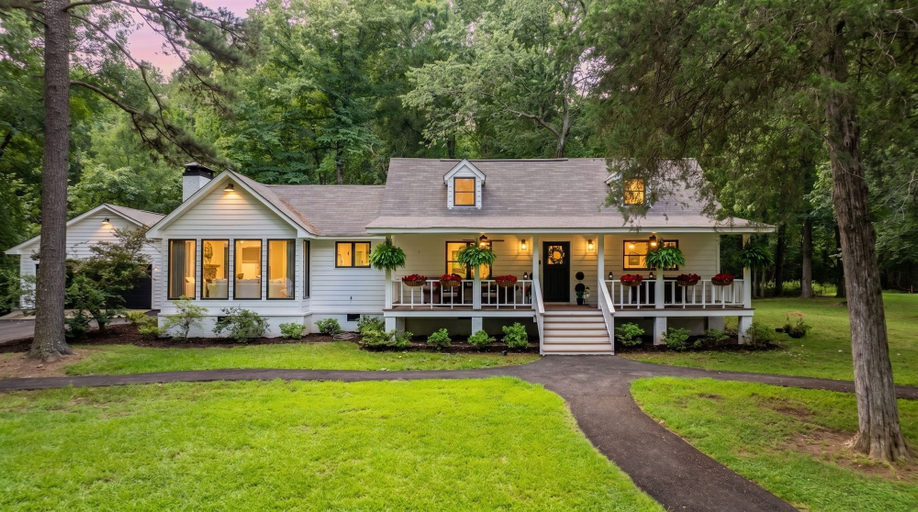 Exterior 4, Creekside Cottage, Pulaski
