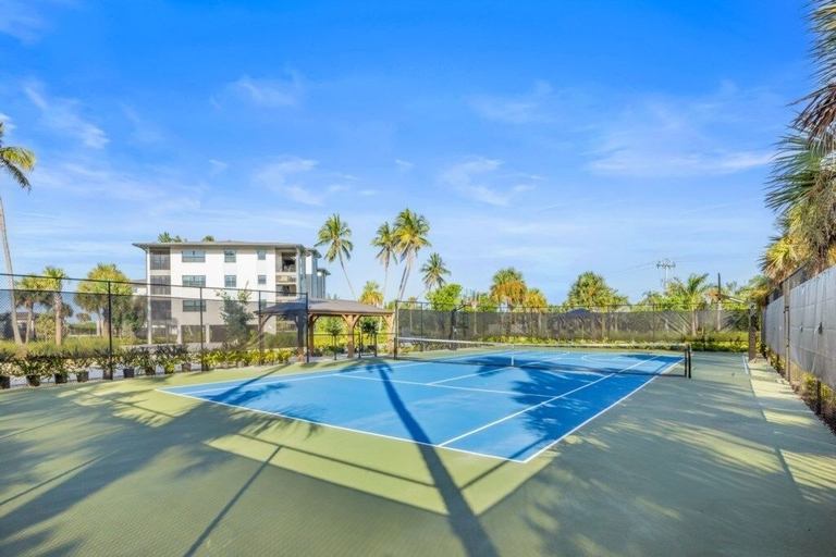 Sport & Beauty, Tarpon Beach Unit 110 2 Bedroom Condo, Lee