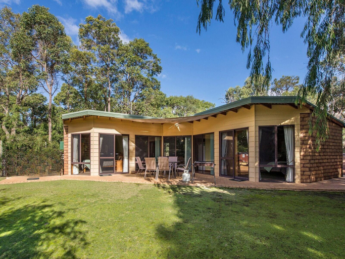 Exterior & Views 2, Yelverton Brook Conservation Sanctuary, Busselton