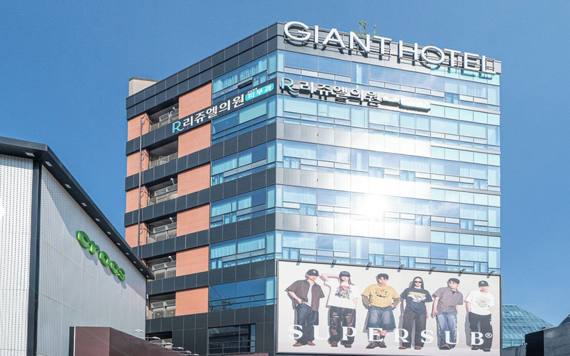 Exterior & Views 2, Giant Hotel, Buk