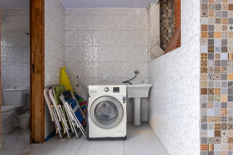 Bathroom 2, Casa  piscina a 180m da Praia Boraceia, Bertioga