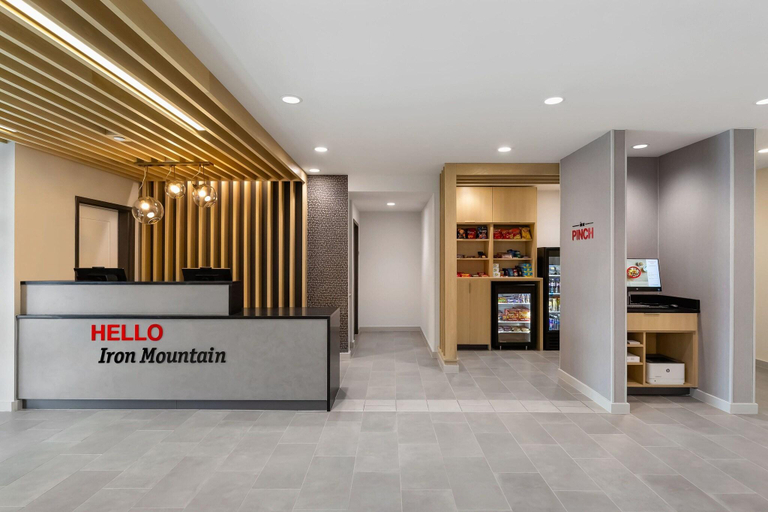 Public Area, Towneplace Suites by Marriott Iron Mountain, Dickinson