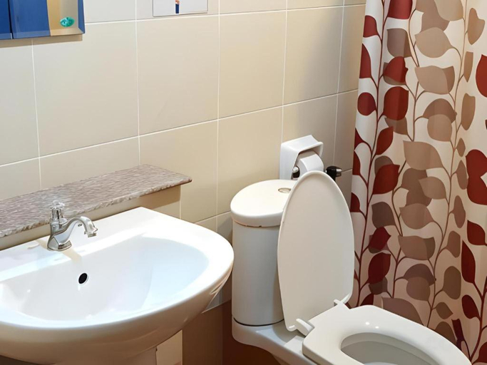 Bathroom 4, Sunflower Place, Bang Rak