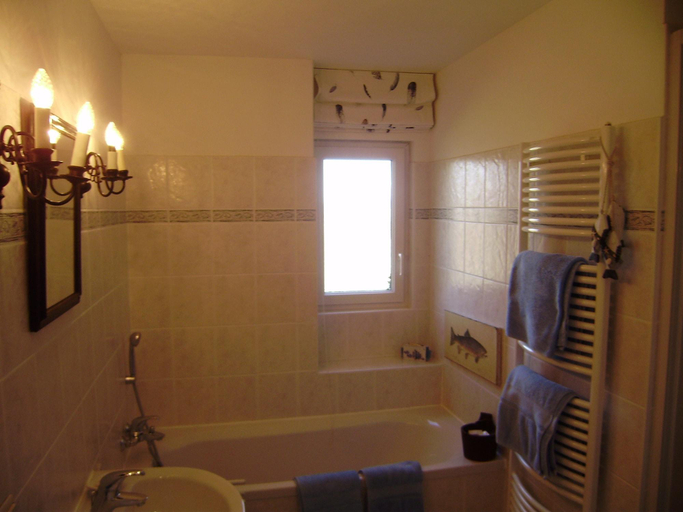 Bathroom, Chambres D Ha Tes De Charme La Gabarie, Dordogne