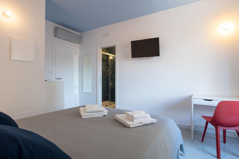 Bedroom 5, Nesea, Napoli