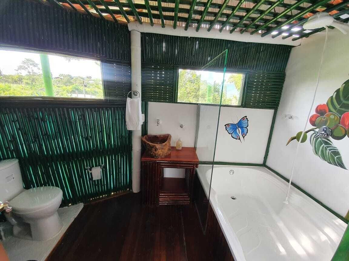 Bathroom, Tree House Finca La Floresta Verde, Pereira