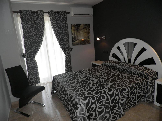 Bedroom 2, Hotel Meson l´Ainsa, Huesca